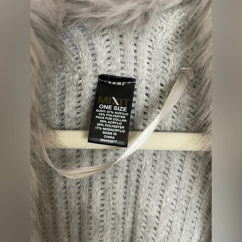 Mixit Soft Light Gray Open Knit Poncho with Faux Fur Trim - Picture 2 of 6